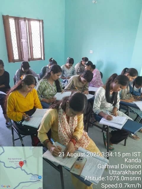 Participants working on written learning exercises in a classroom
